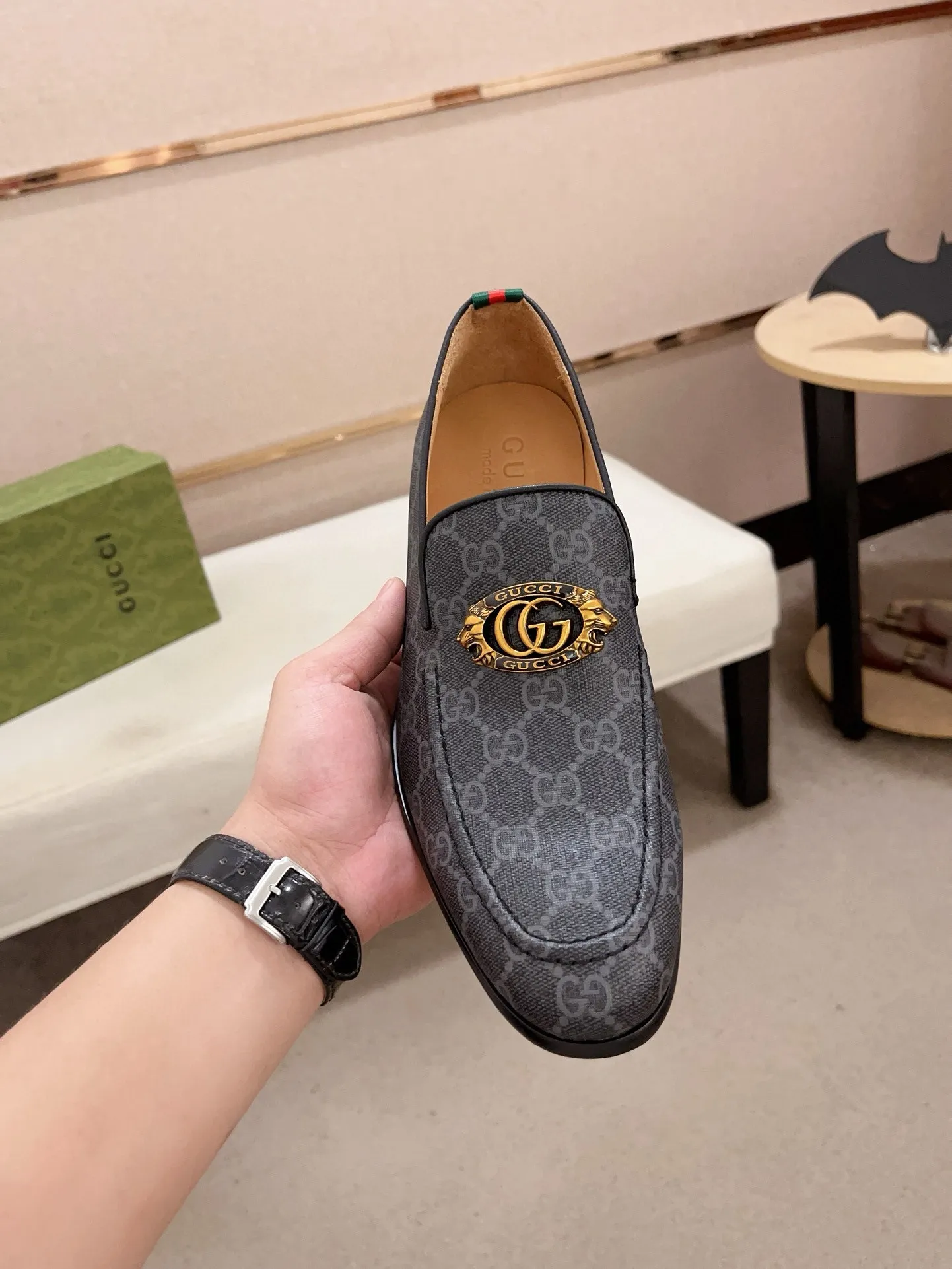 Men's shoes 💰: 520💰 (GUCCI) New product series ss hot new products 💢 💠 Casual suit shoes 👞, top imported materials Upper hardware buckles and shoe side logos, insoles and soles with brand logos 💠 💎 Upper: imported PVC material 100% 💎 Lining: cowhide/100% 💎Feet: cowhide/100% 💎Sole: rubber/100% 💎SIZE: 38 39 40 41 42 43 44 Can be customized 45
